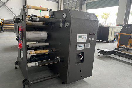 Machine d'enduction et de complexage sur laizes étroites